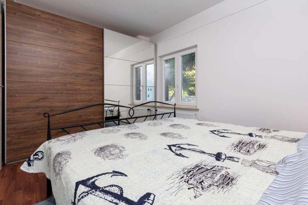 Predivan Novouredeni Apartman U Blizini Mora Banjole Eksteriør bilde